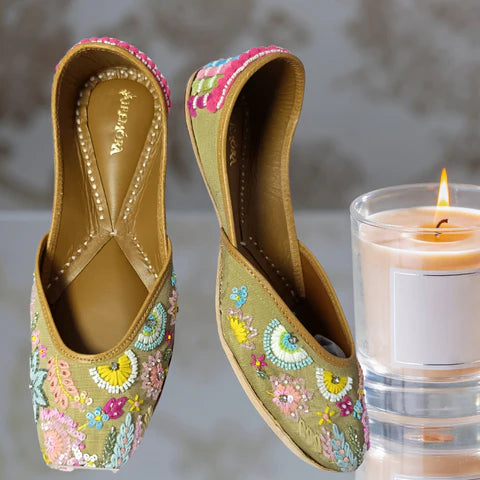 Nine Days, Nine Looks: How Airemora Footwear Completes Your Navaratri Fashion 🥿👑